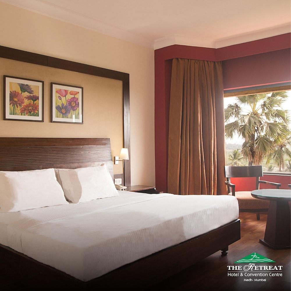 The Retreat Hotel & Convention Centre Mumbai Exterior foto